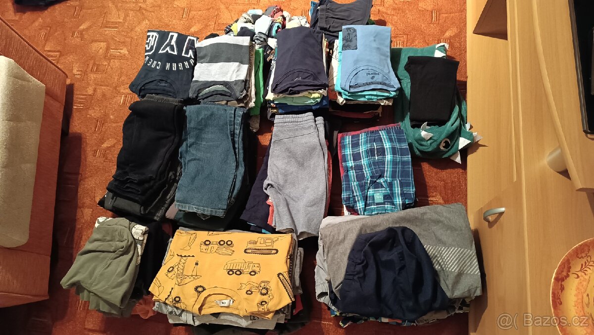 Balík oblečení kluk vel.128