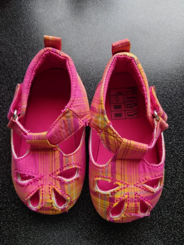 H&M dívčí sandálky / capáčky