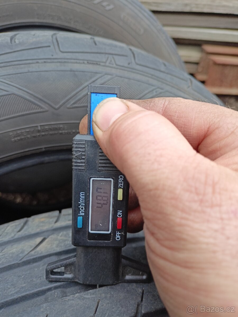 Letní pneu 215/60/R16