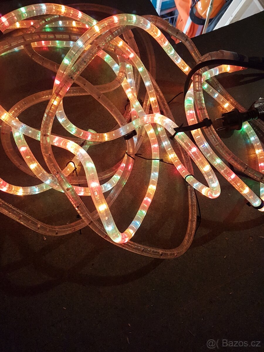 Světelný LED řetěz - barevný