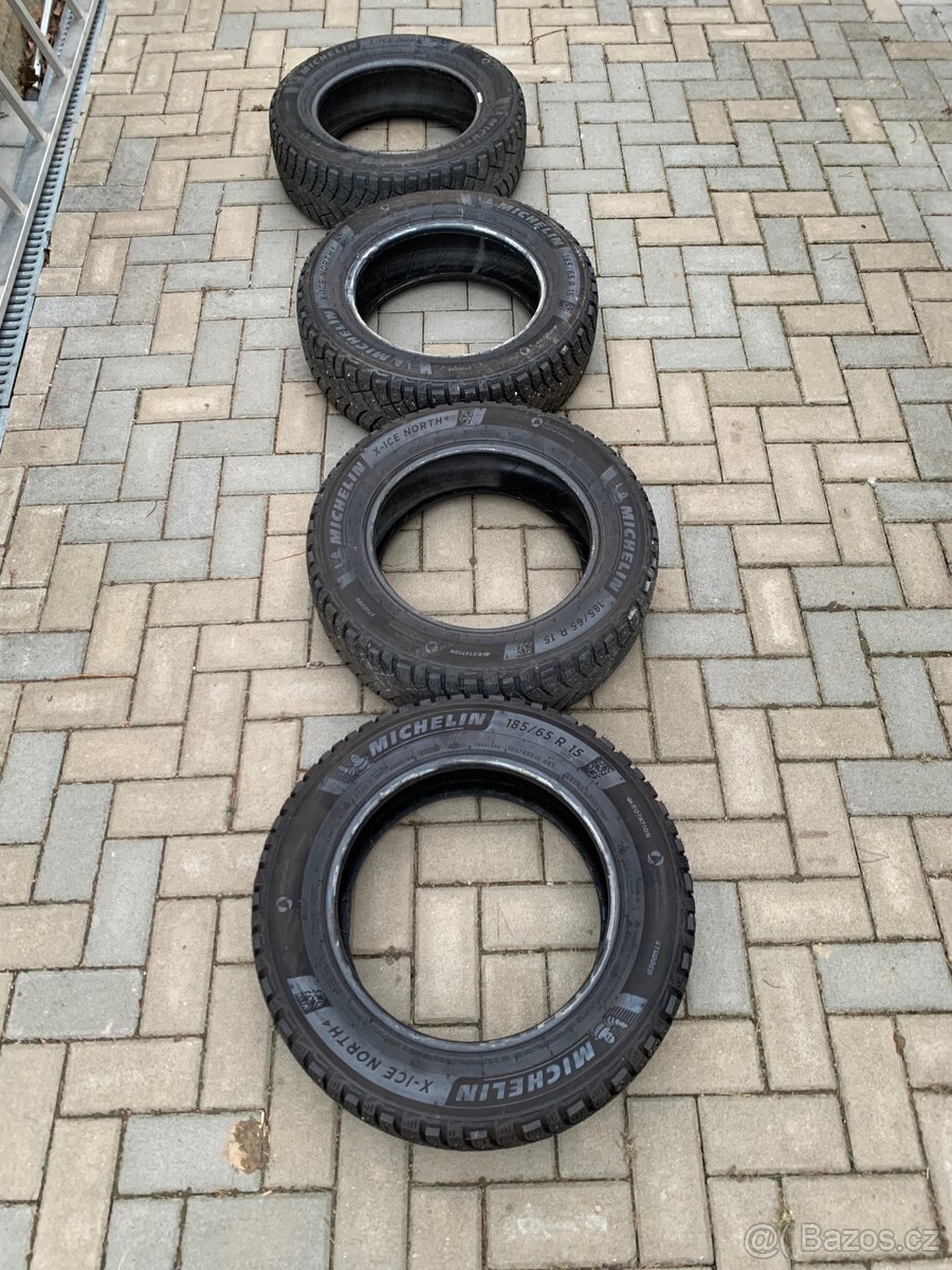 Pneu 185/65 R15 s hroty Michelin X-ice NORTH 4