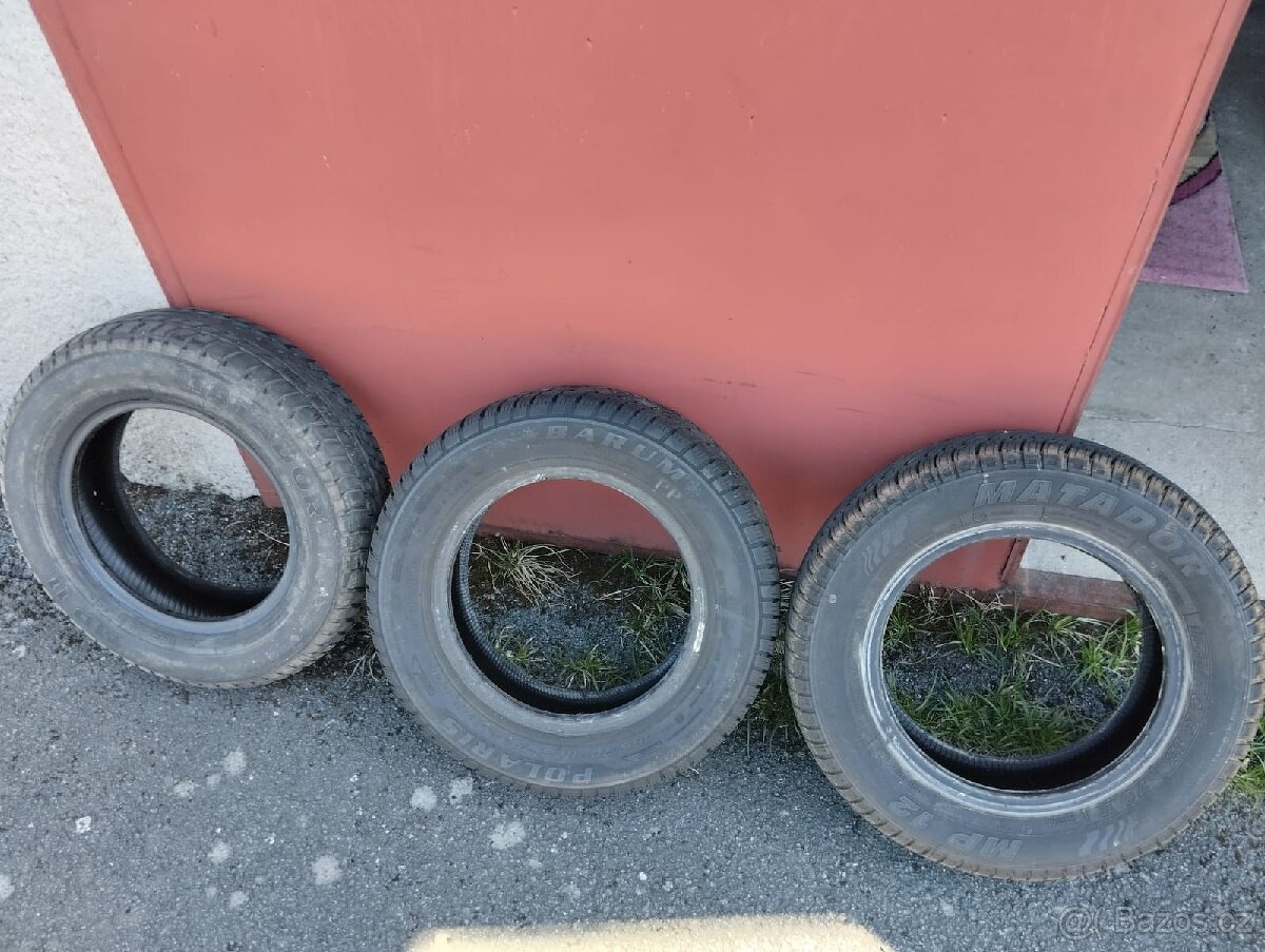 Prodám gumy na auto letni