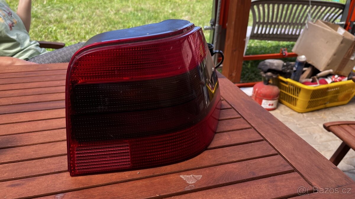 Pravé zadní světlo na VW Golf IV 3 dveře