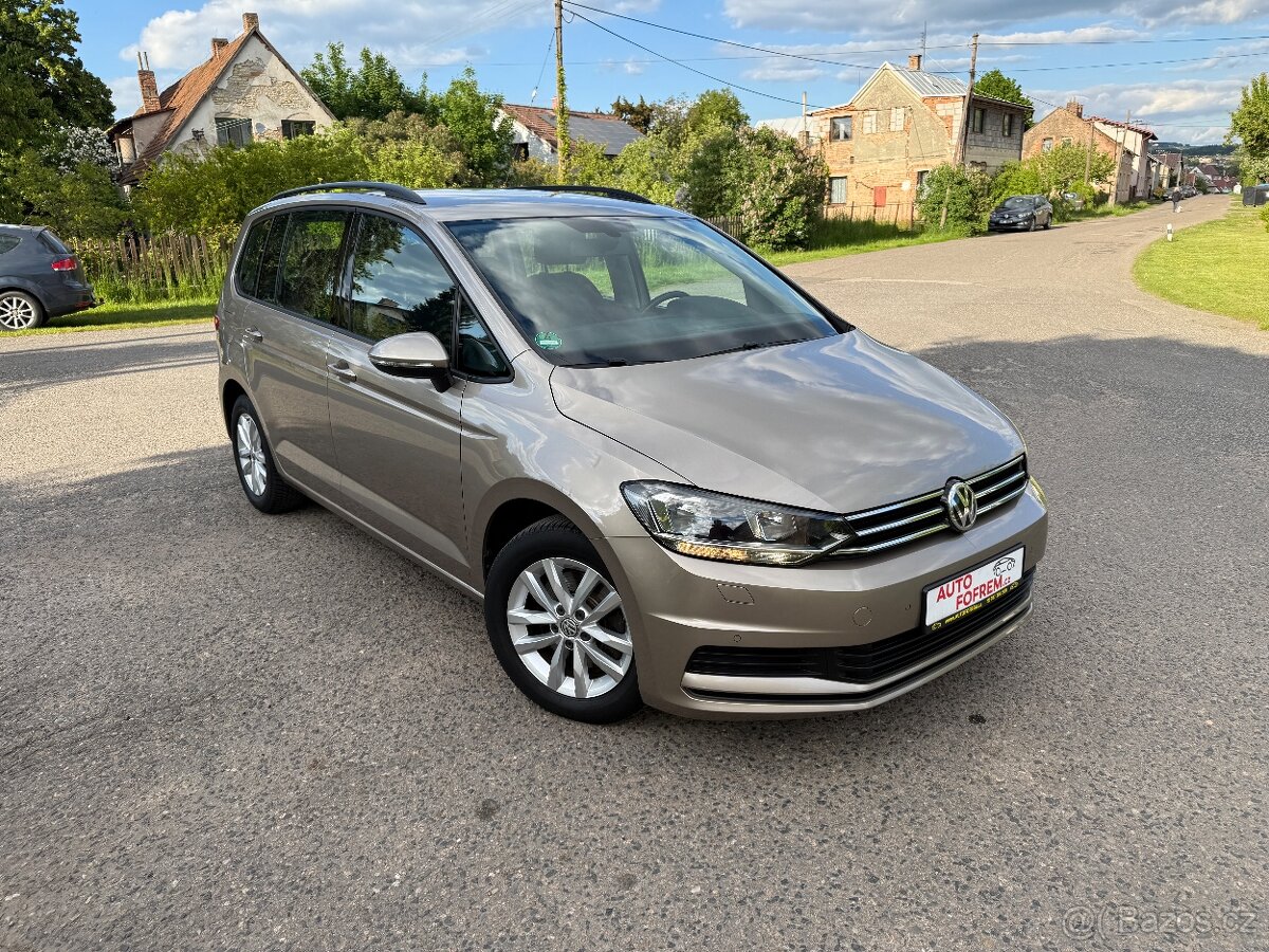 Touran 1.4 tsi 110 kw navigace 7 mist top stac