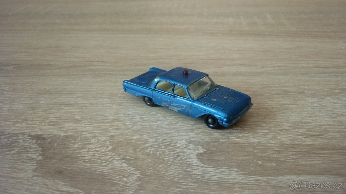 MATCHBOX RW FORD FAIRLANE FIRE CHIEFS CAR NO 59