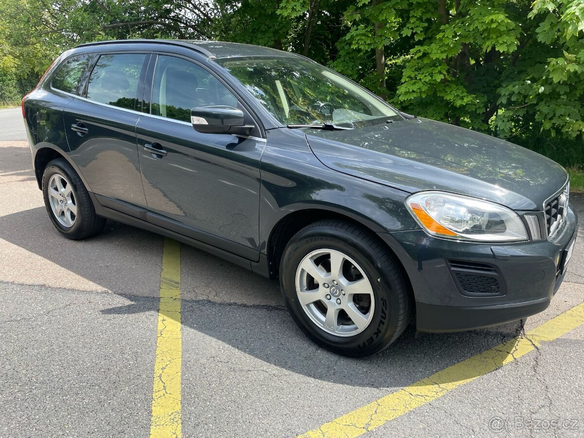 Volvo XC60 2.0 D3 Automat 5válec - servisní kniha