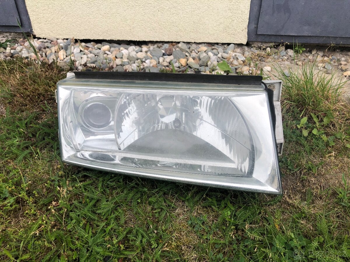 Přední světlomet octavia 1