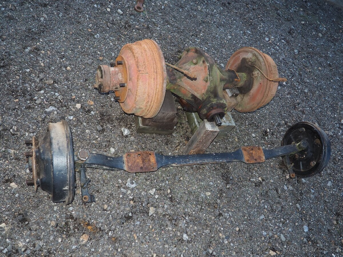 Ford V8 nákladní - přední a zadní náprava