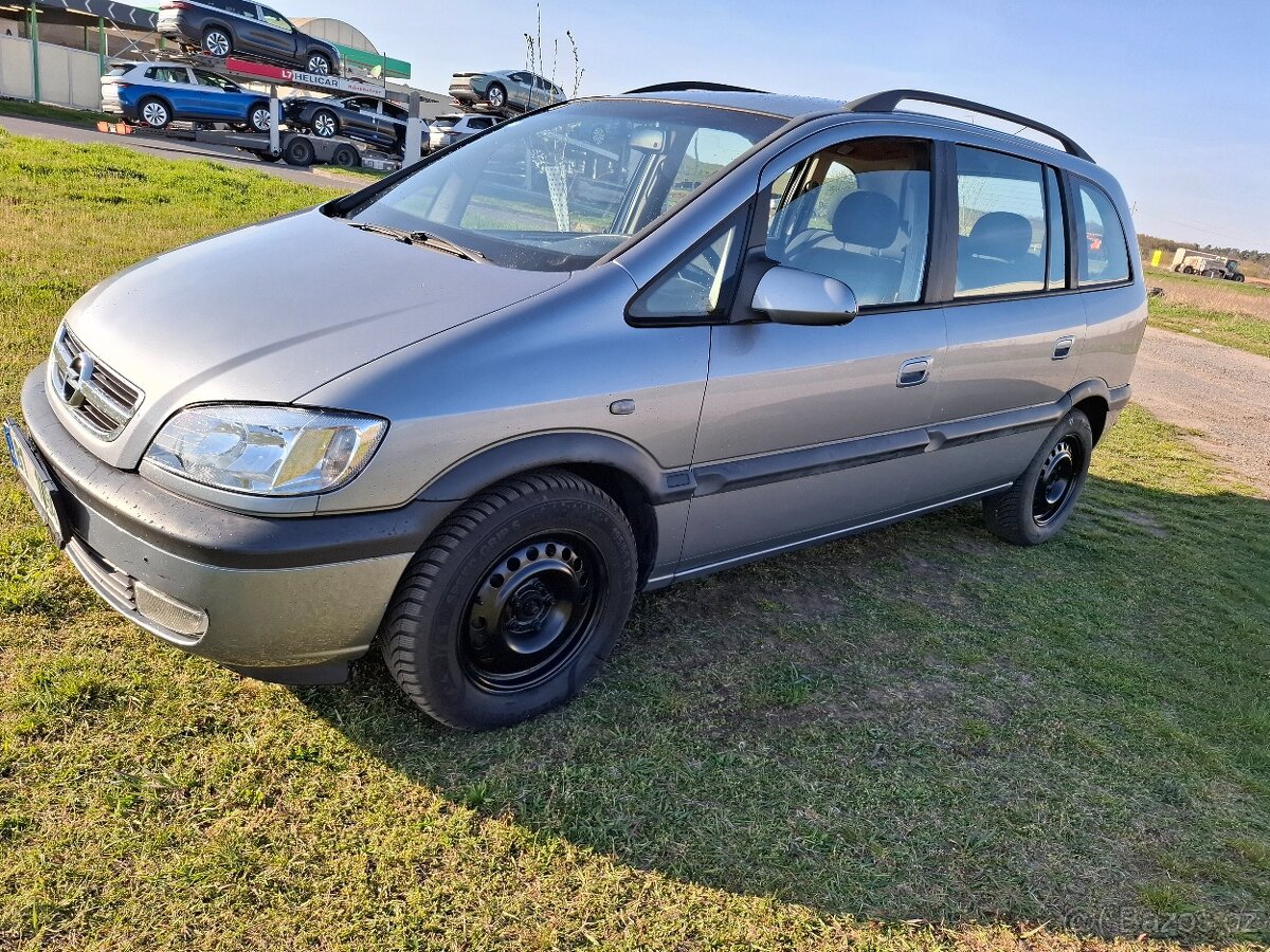 Opel Zafira 2.0 Diesel Klima 7 mist Model 2004 Nová Stk