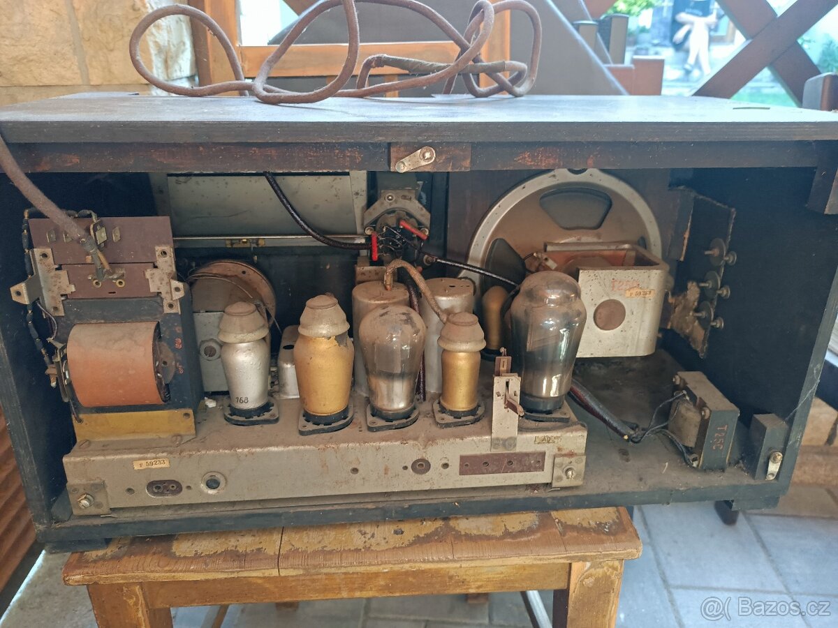 Staré lampové rádio