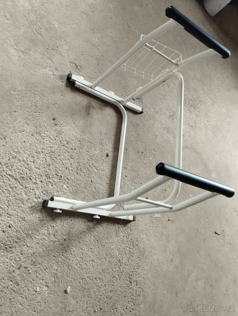 Pomocník při vstavání.
