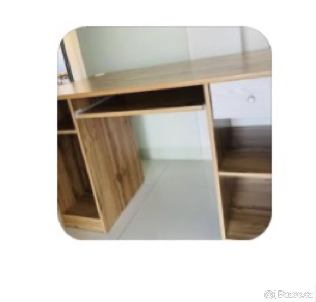 Krásný nový pracovní stůl