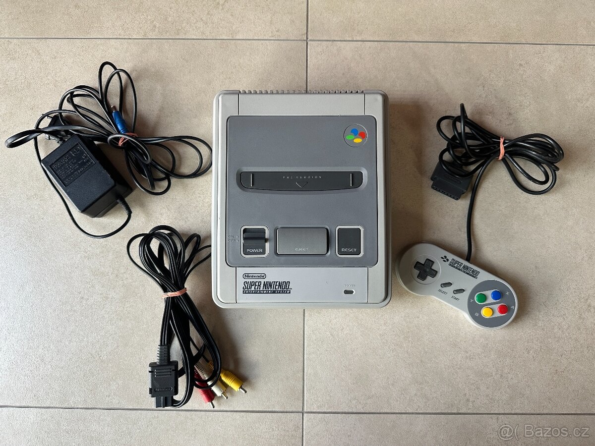 NINTENDO SNES-Super Nintendo Entertainment System pěkný stav