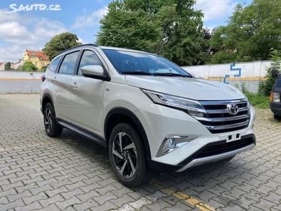 Toyota r.v 2021 - 7 Míst LPG / benzín