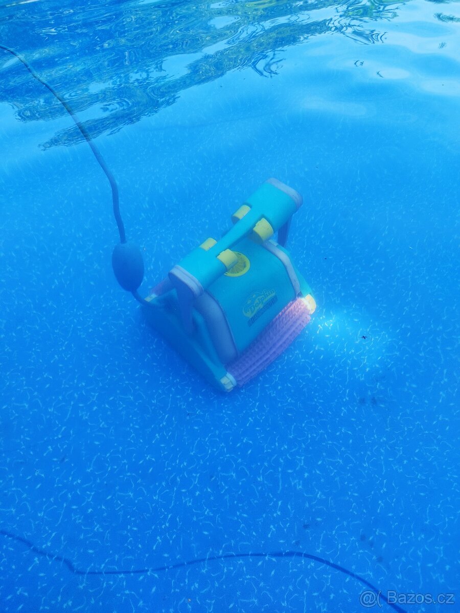 vysavač Dolphin Diagnostic 2001 s manipulačním vozíkem