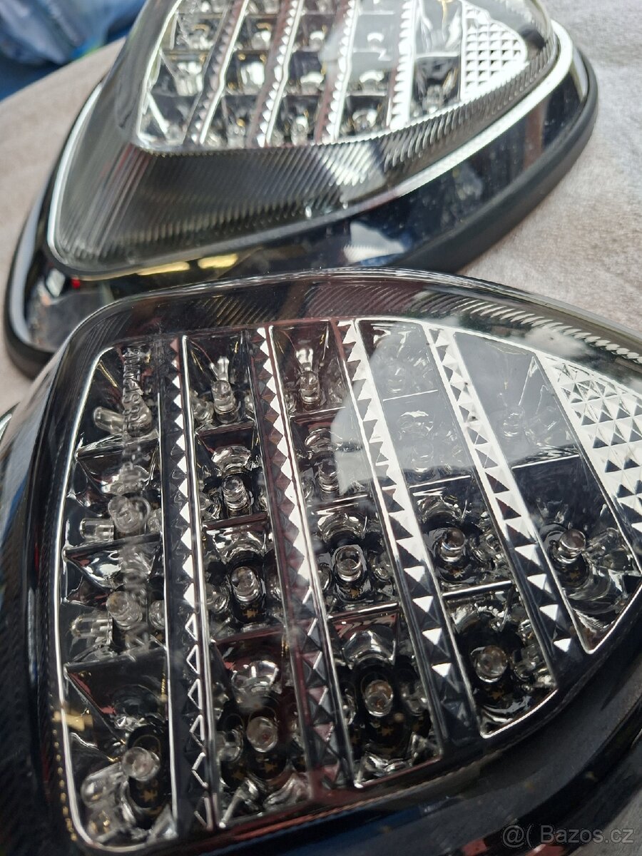 SUZUKI zadní světla