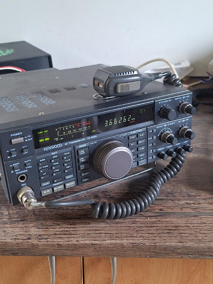 Prodám větší množství radiostanic končím