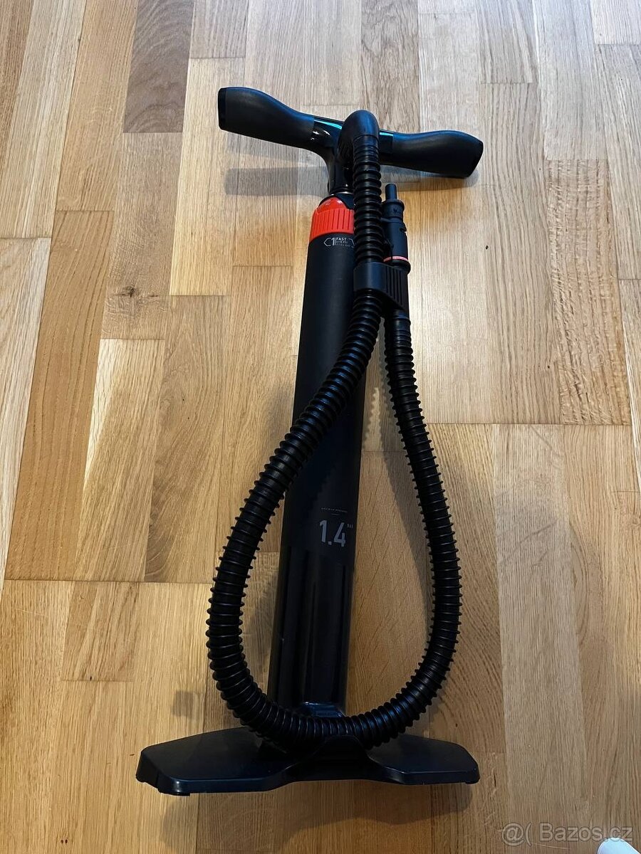 ruční pumpa na paddleboard a kajak 20 PSI