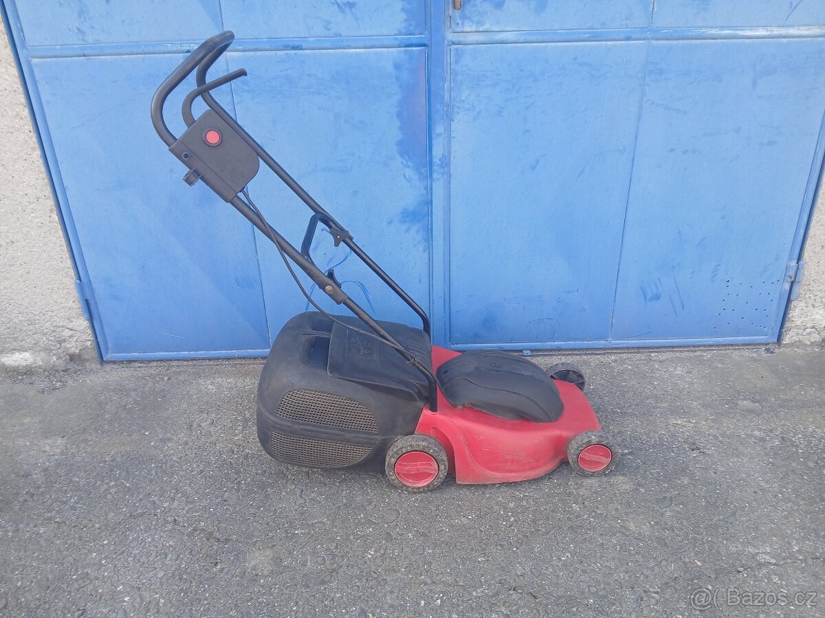 mala elektricka sekacka 1000w, ostry nuz