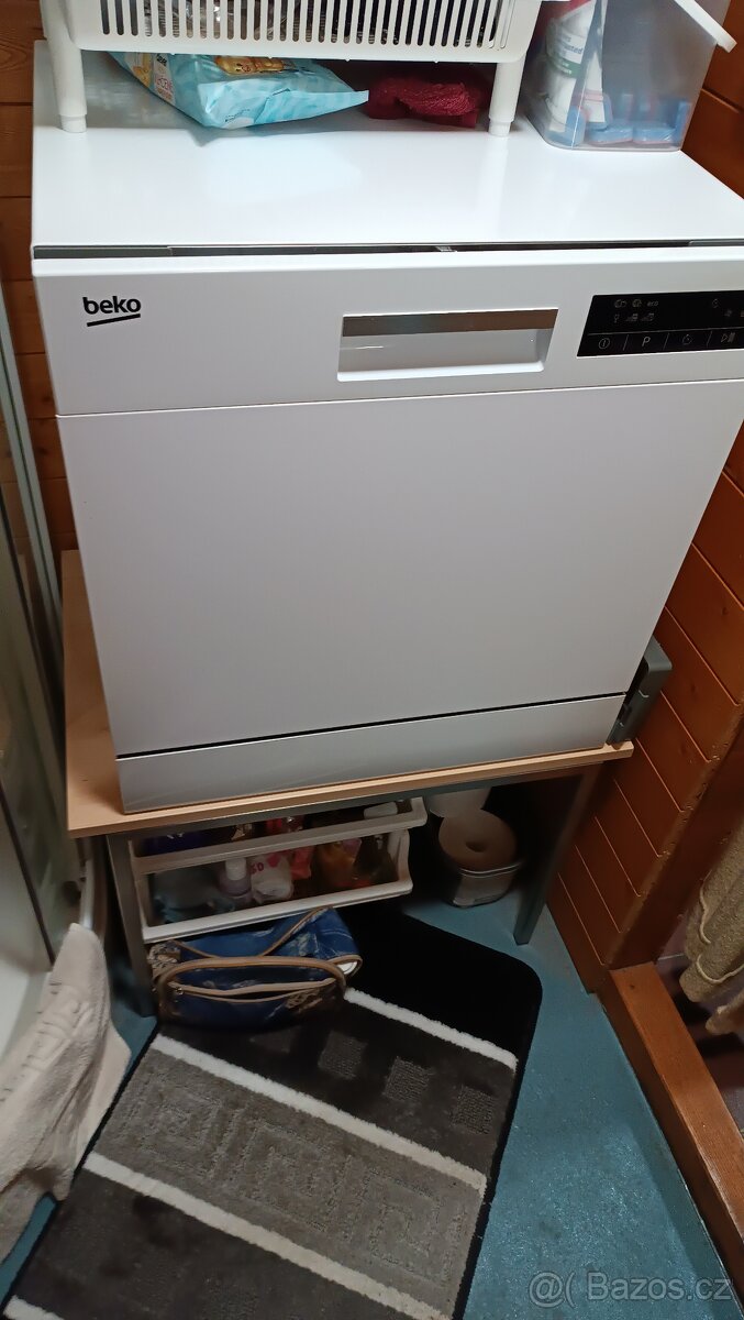 Prodám myčku Beko. Volně stojící