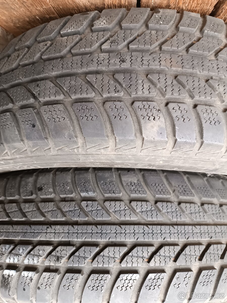 Zimní pneu 195/65r15