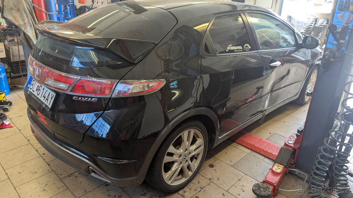 Náhradní díly Honda Civic 2011 1.8