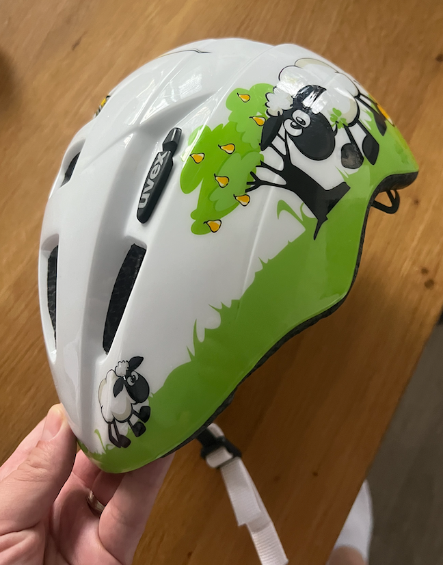 Dětská cyklo helma UVEX DOLLY