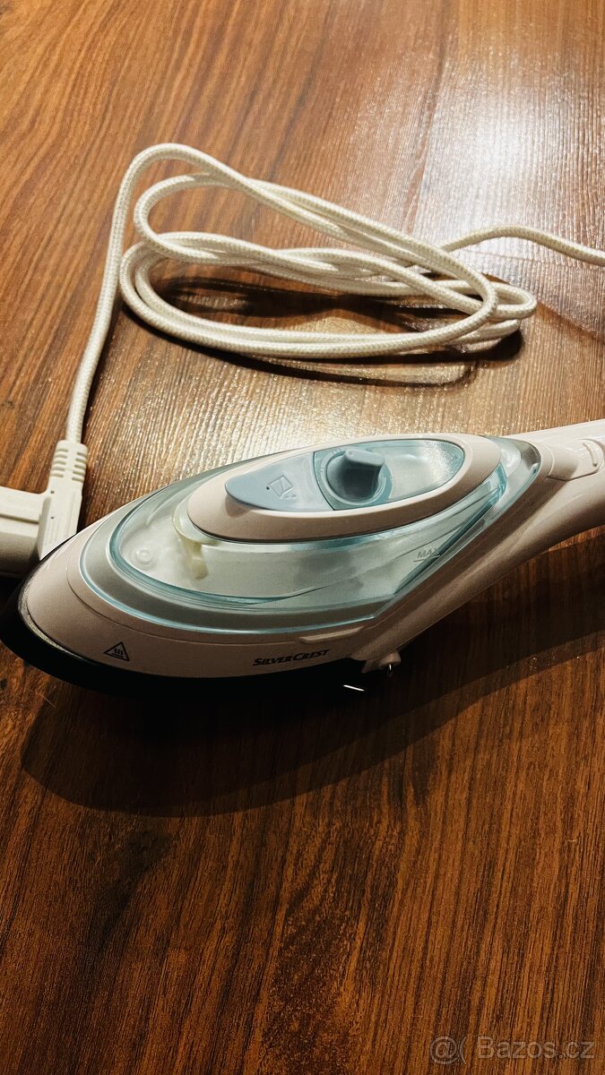 Nový, napařovací kartáč na oblečení 4 v 1