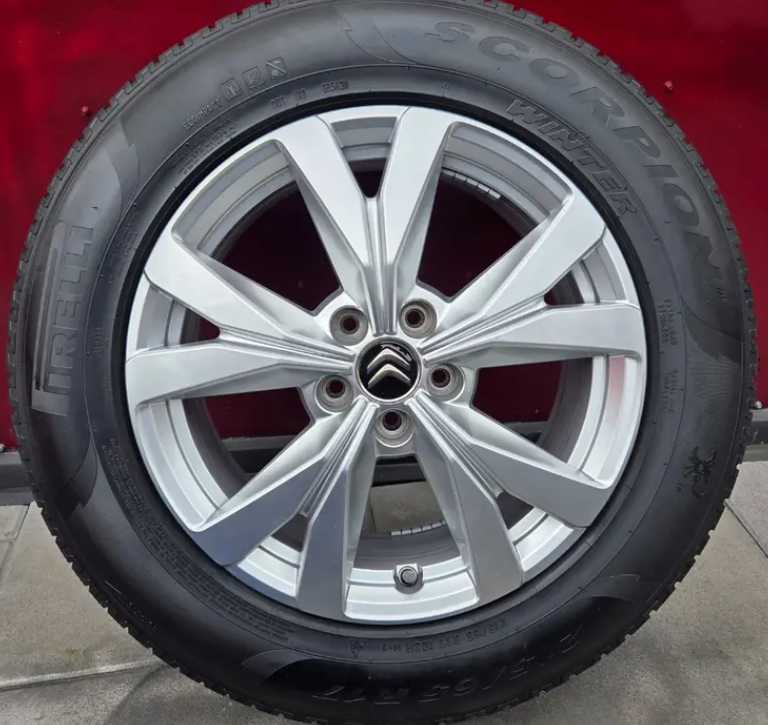 17"-HEZKÁ ZIMNÍ OBUTÁ ALU KOLA 5x108 CITROEN C5 X