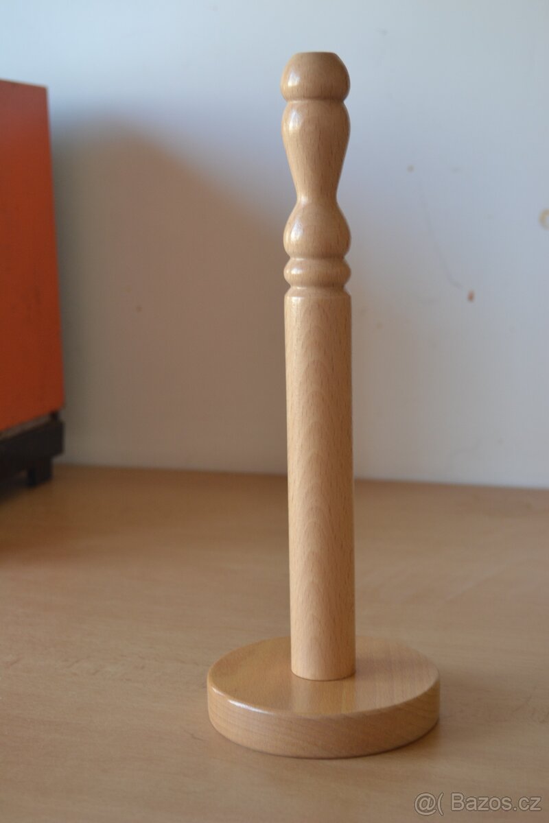 Držák na papírové utěrky