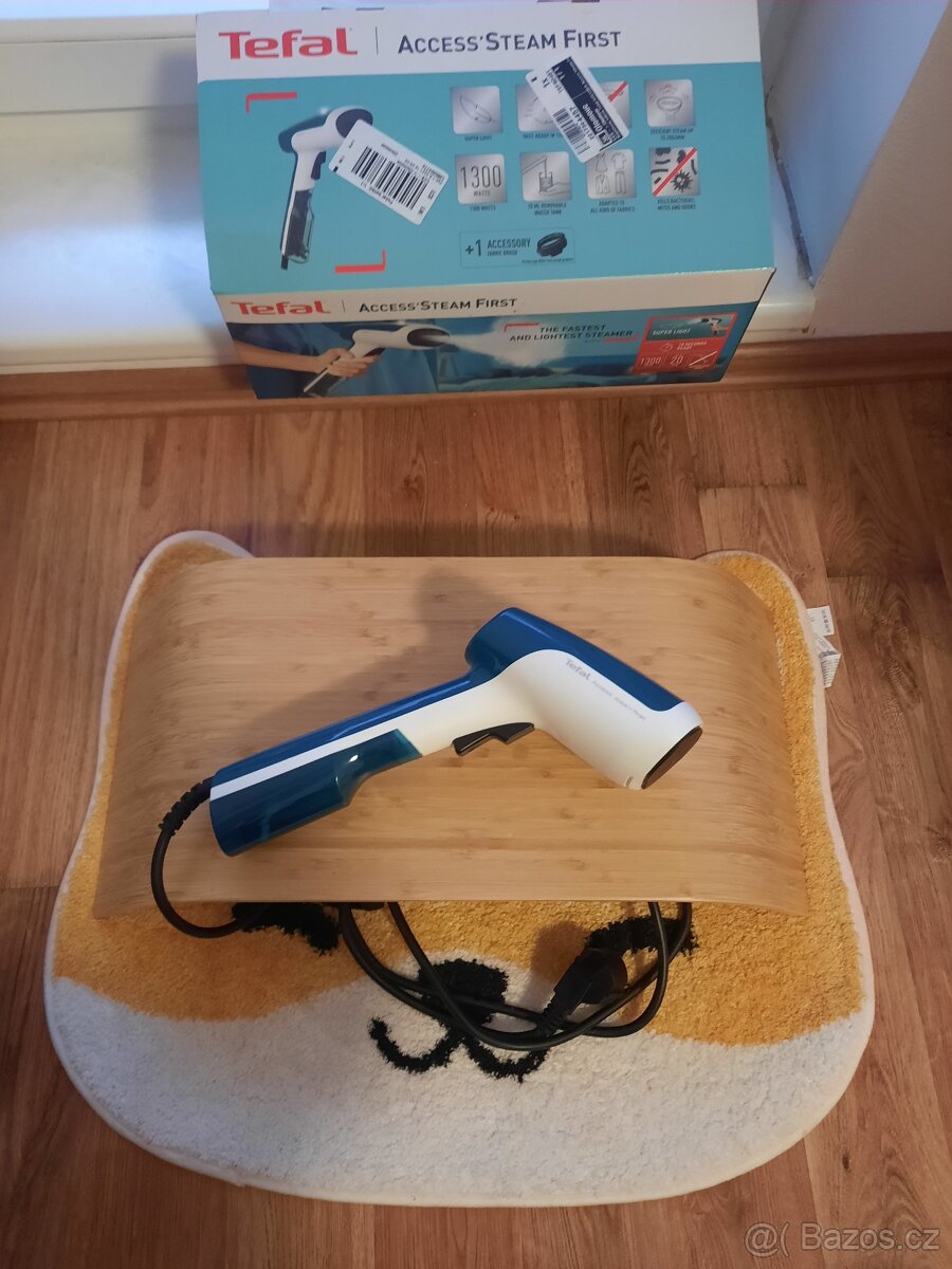 Tefal ruční napařovací žehlička