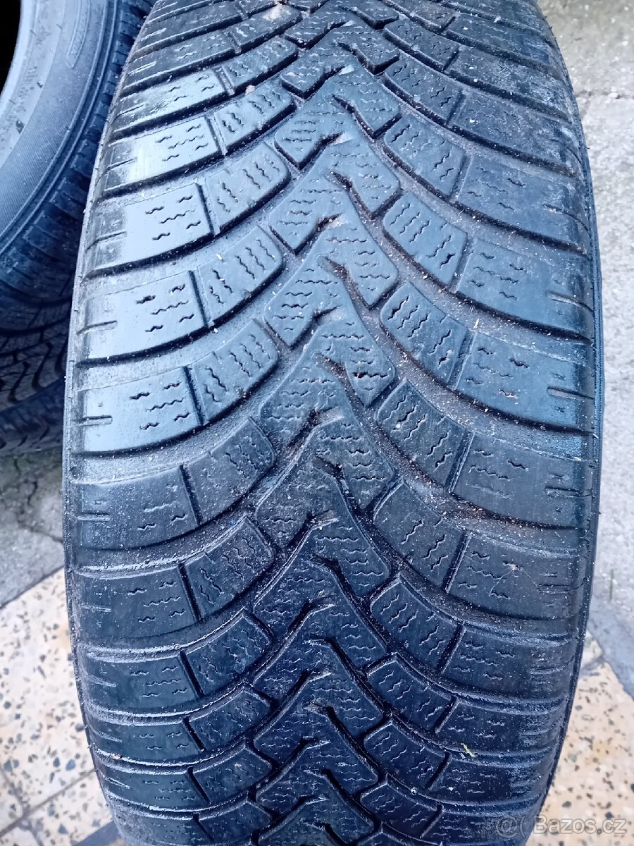 Prodám Sadu pneu 215/55/18 Falken Zimni