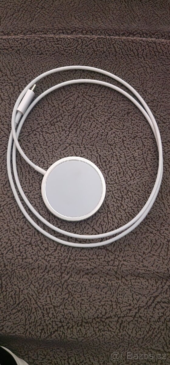 MagSafe bezdrátová nabíječka - 15W - Stříbrná
