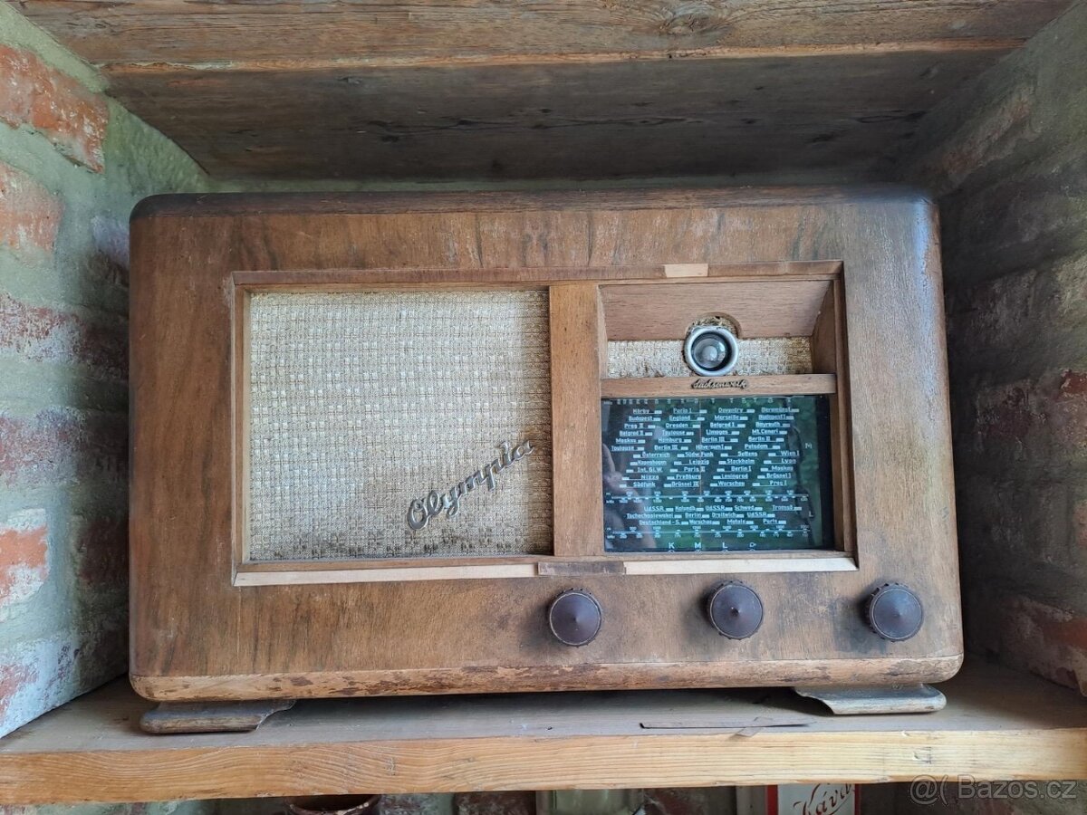 Starožitné rádio Olympia