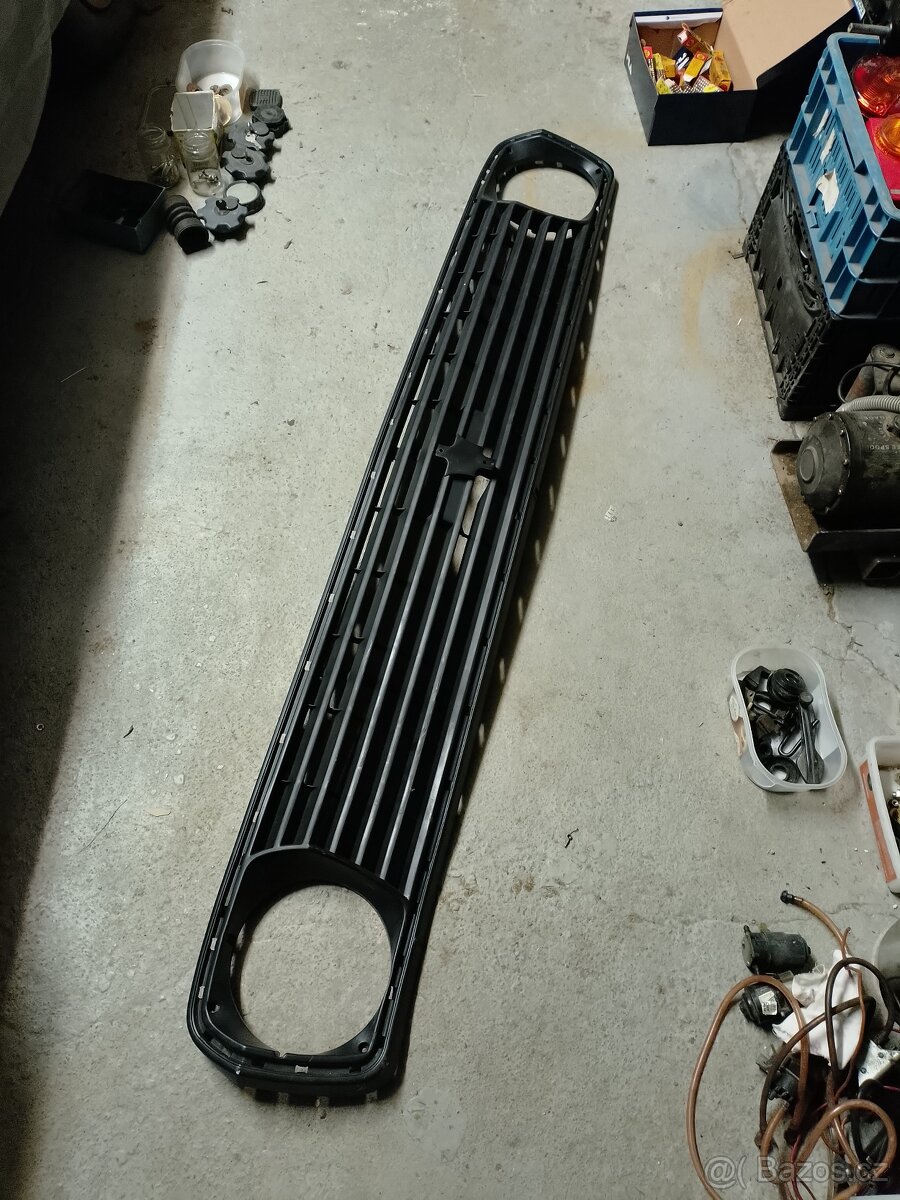 Volha Volga GAZ 24 2410 přední maska