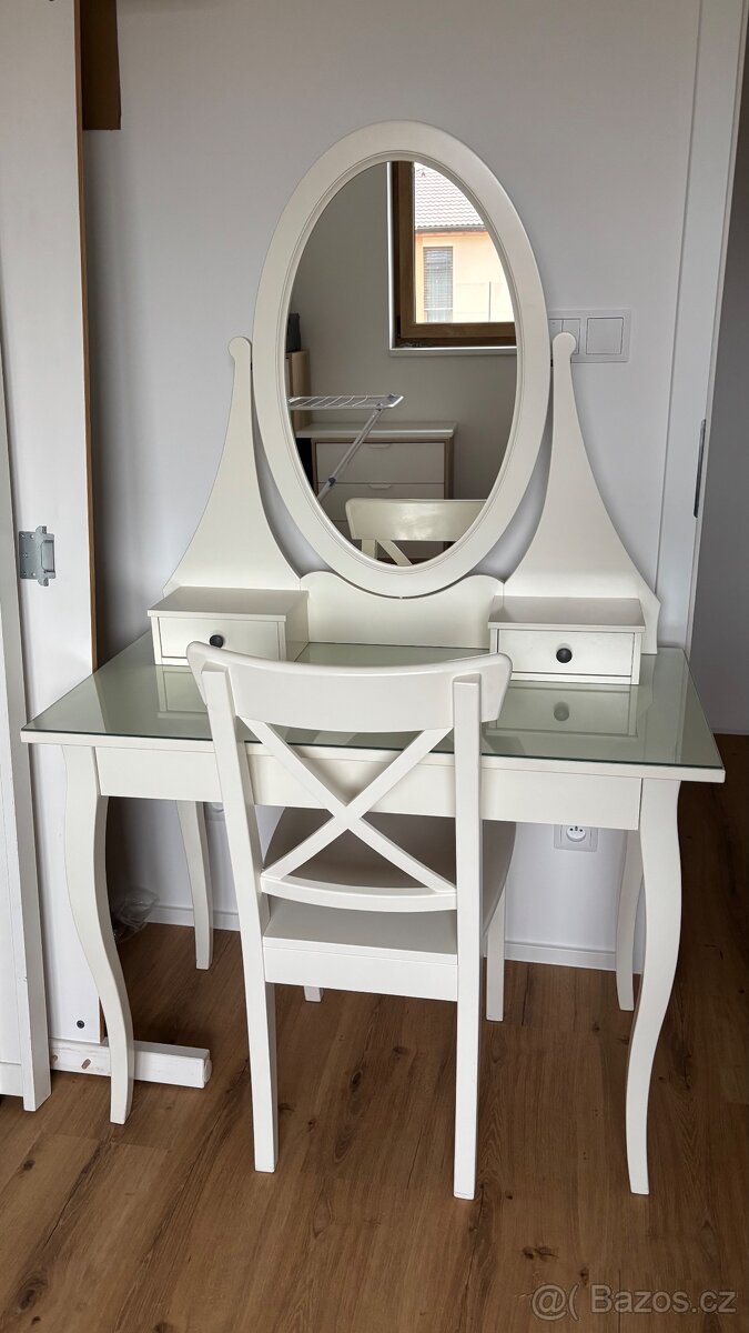 Prodám Ikea toaletní stůl se zrcadlem