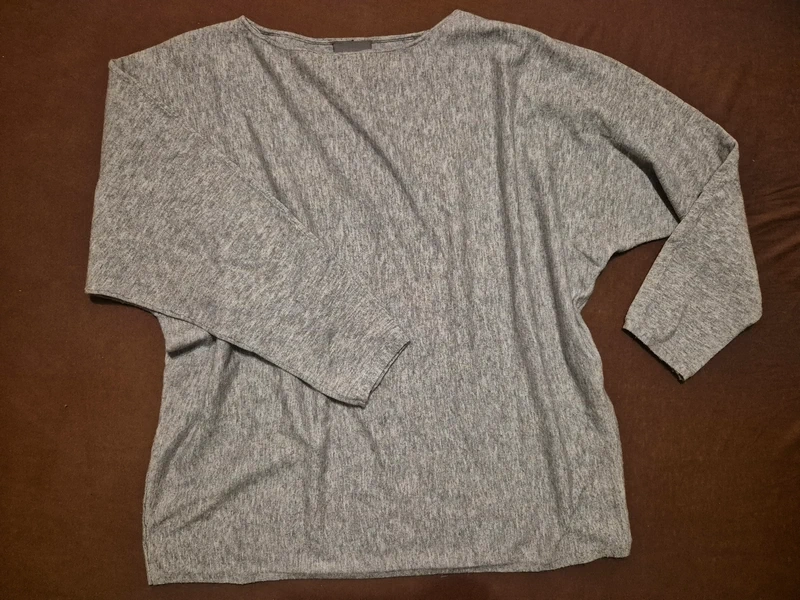 Dámský svetr C&A vel. L