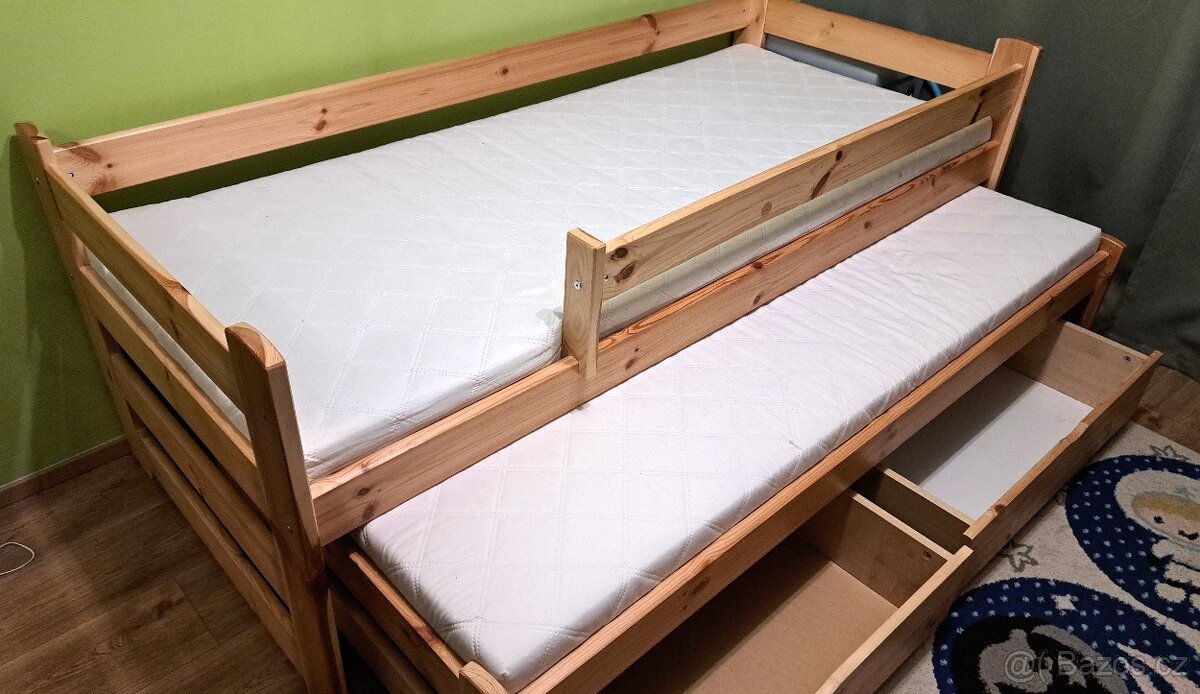 Dětská postel s přistýlkou a šuplíky v záruce