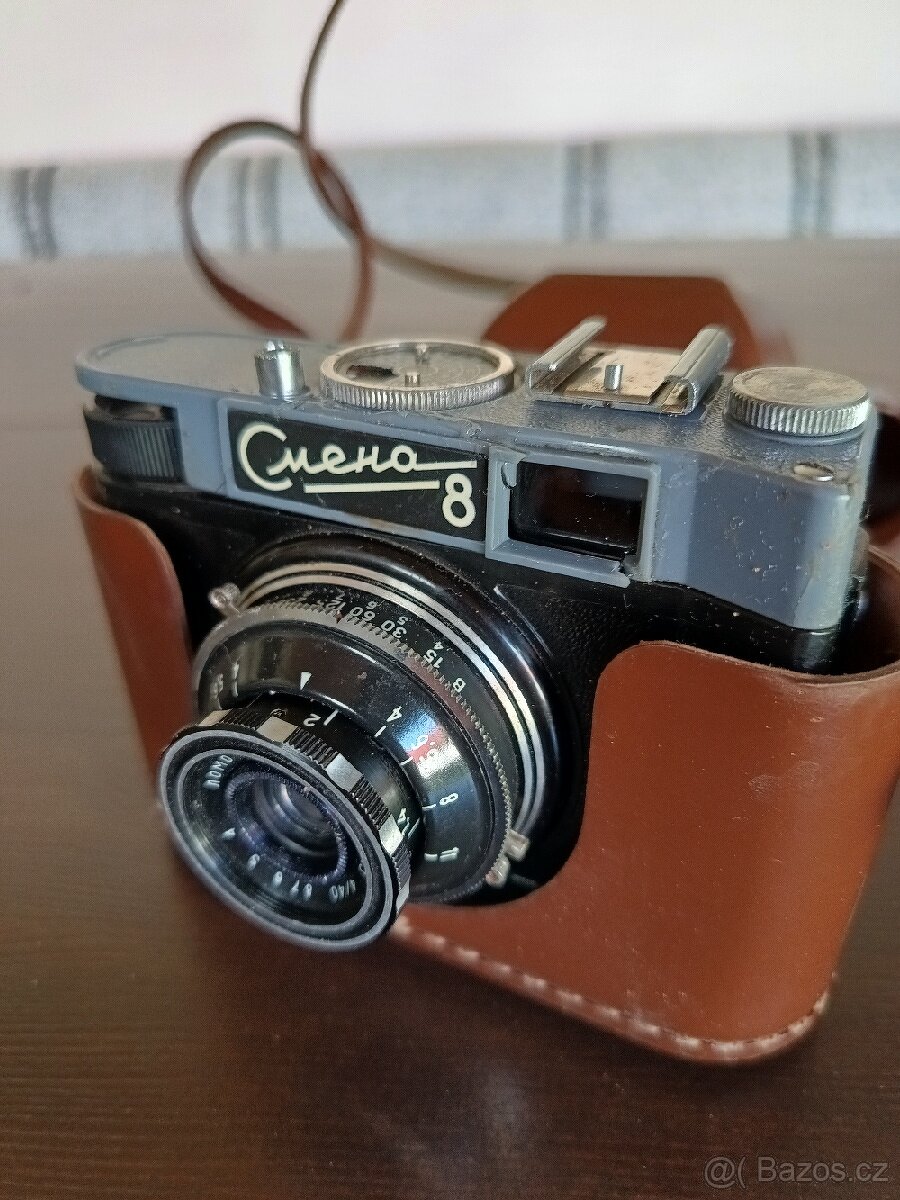 Starožitný fotoaparát Cmena 8