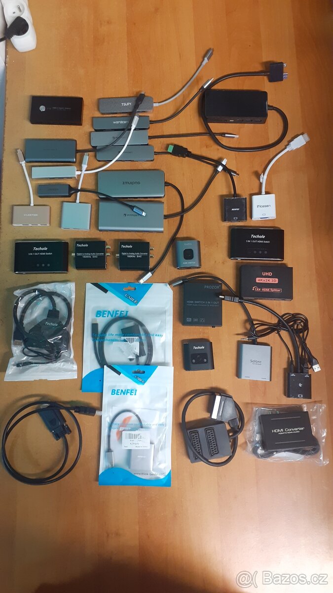 PC huby, audio a video kabely, redukce, switche,...