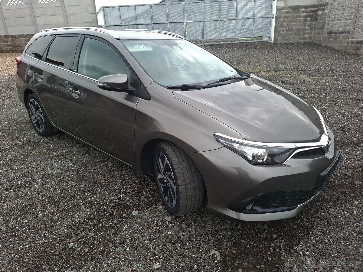 Toyota Auris 1.2turbo benzin,touring, 2017 ,edition sport