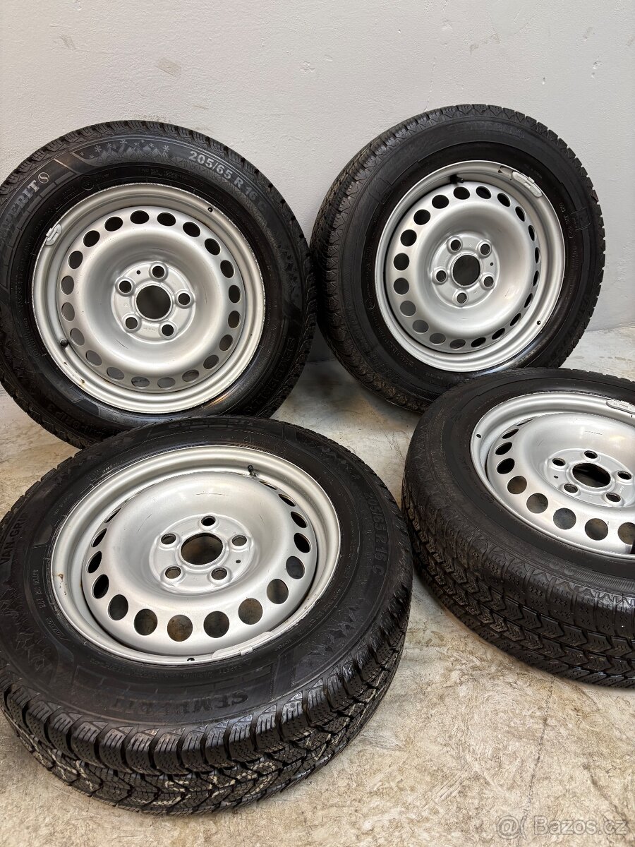 Vw T5 T6 T6.1 Plechové kola zimní  205/65/16c  Sada