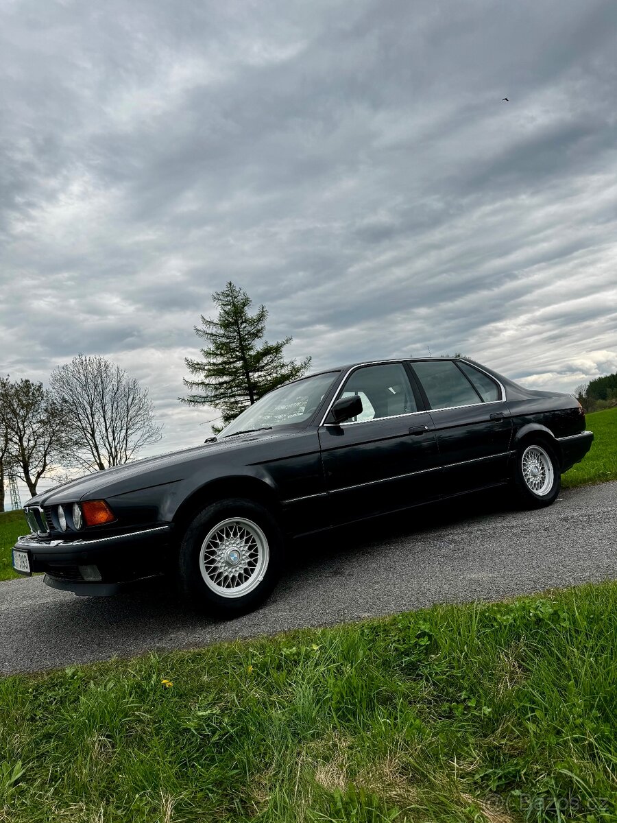 Bmw 730i e32 v8 manuál nová tk