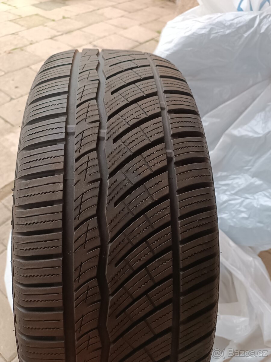 Pneu 235/55/18