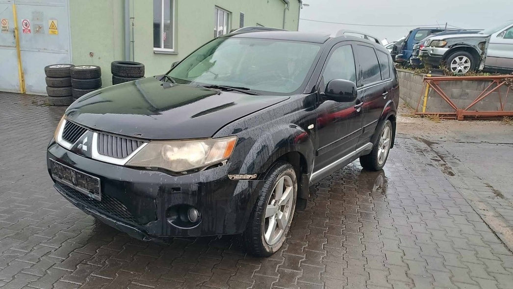 Mitsubishi Outlander 2 barva x42