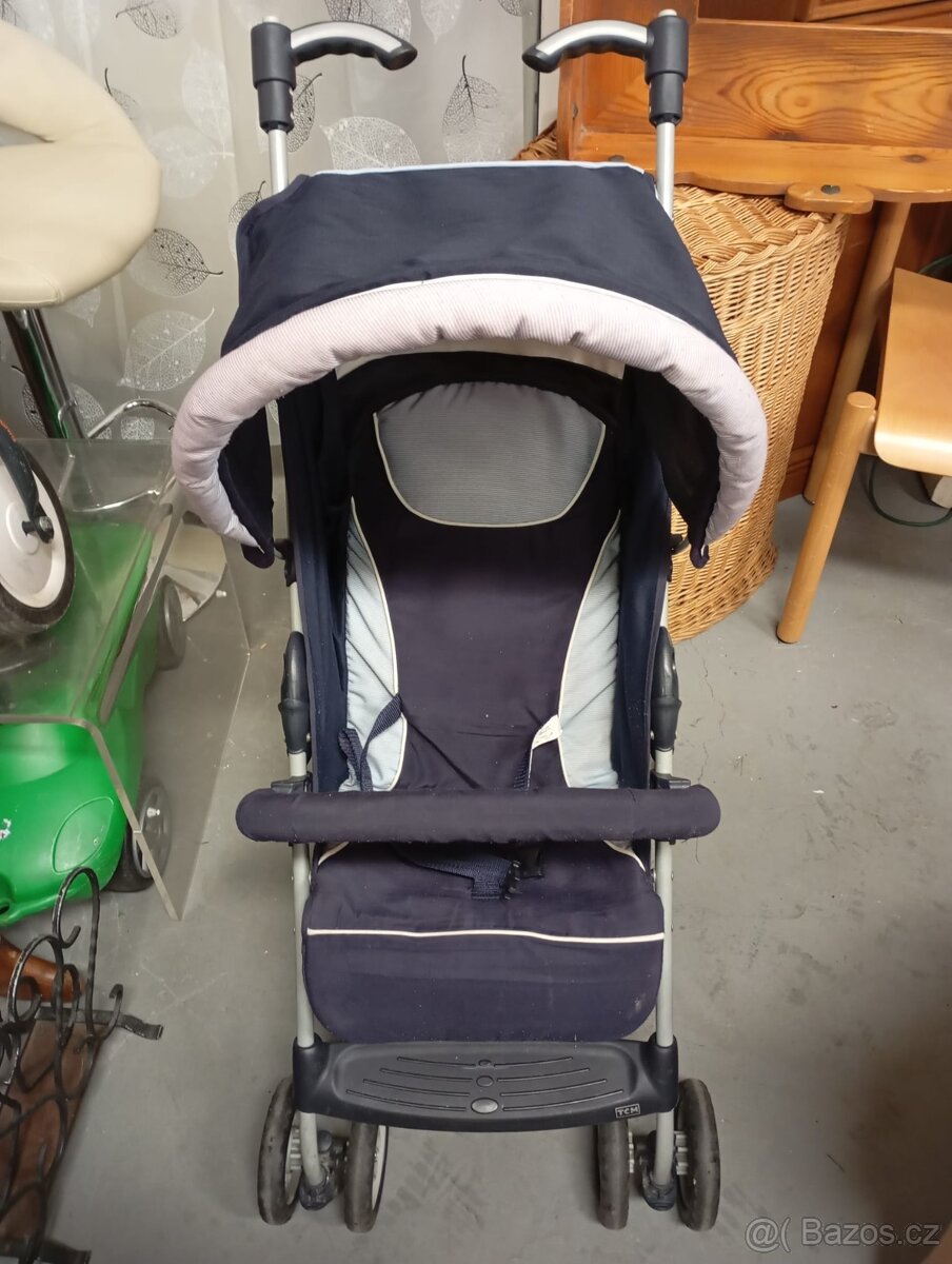 🛒 Kočárek – skladný a funkční