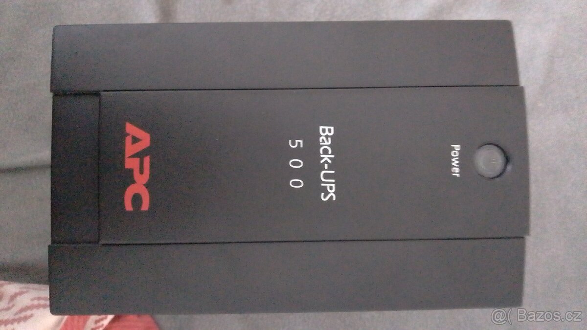 Záložní UPS zdroj APC Back-UPS 500VA