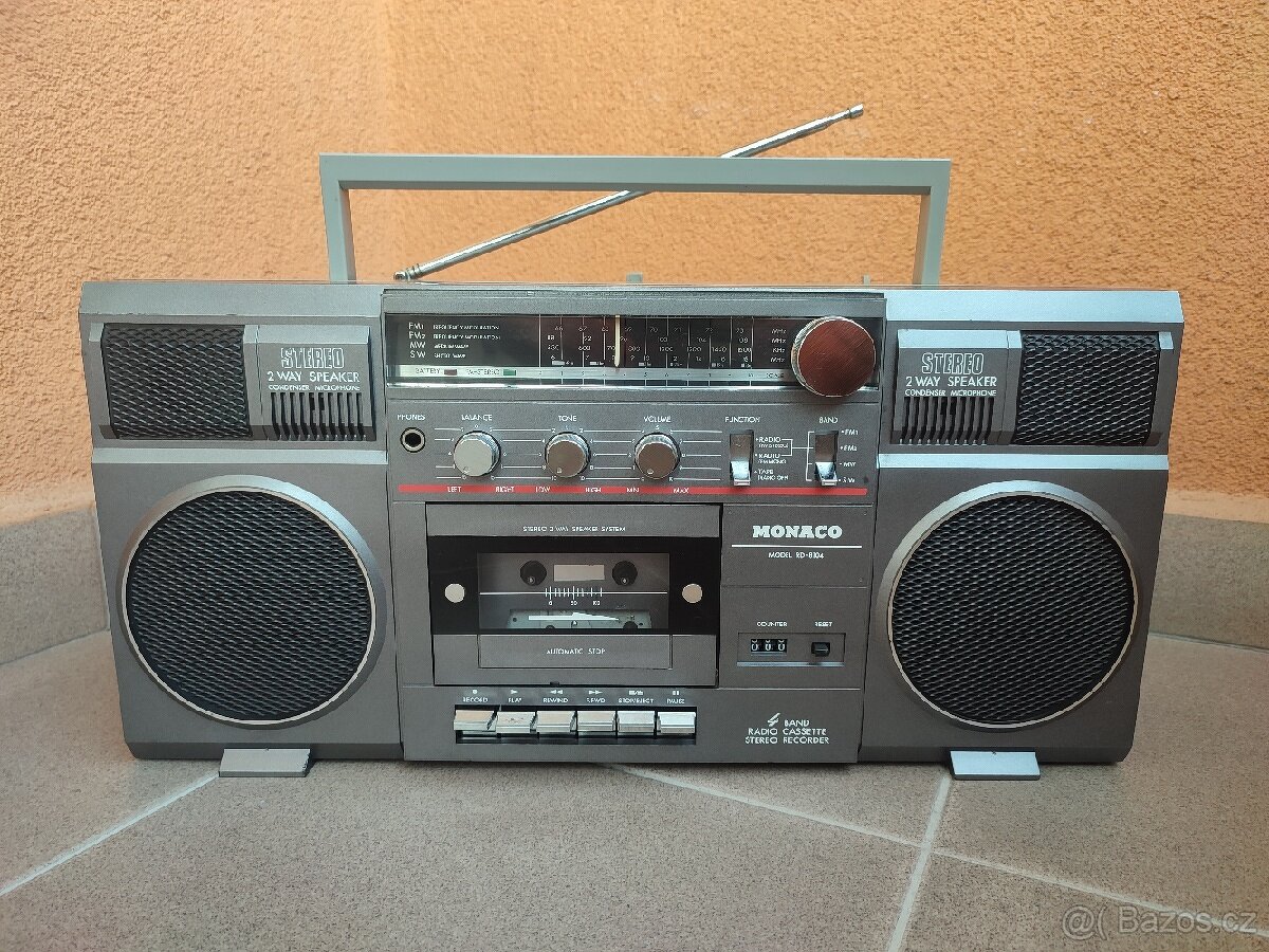 STEREO RADIO CASSETTE RECORDER MONACO RD-8104.
