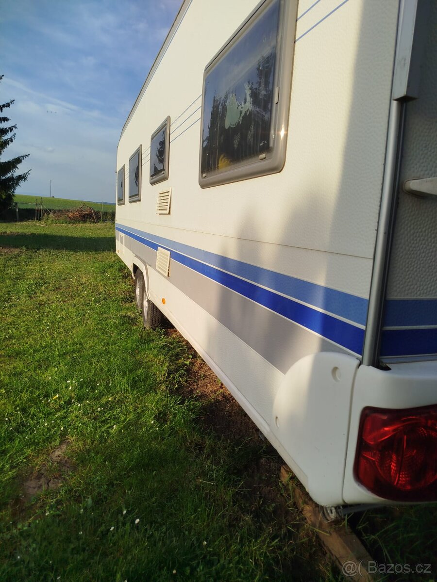 Karavan hobby 720