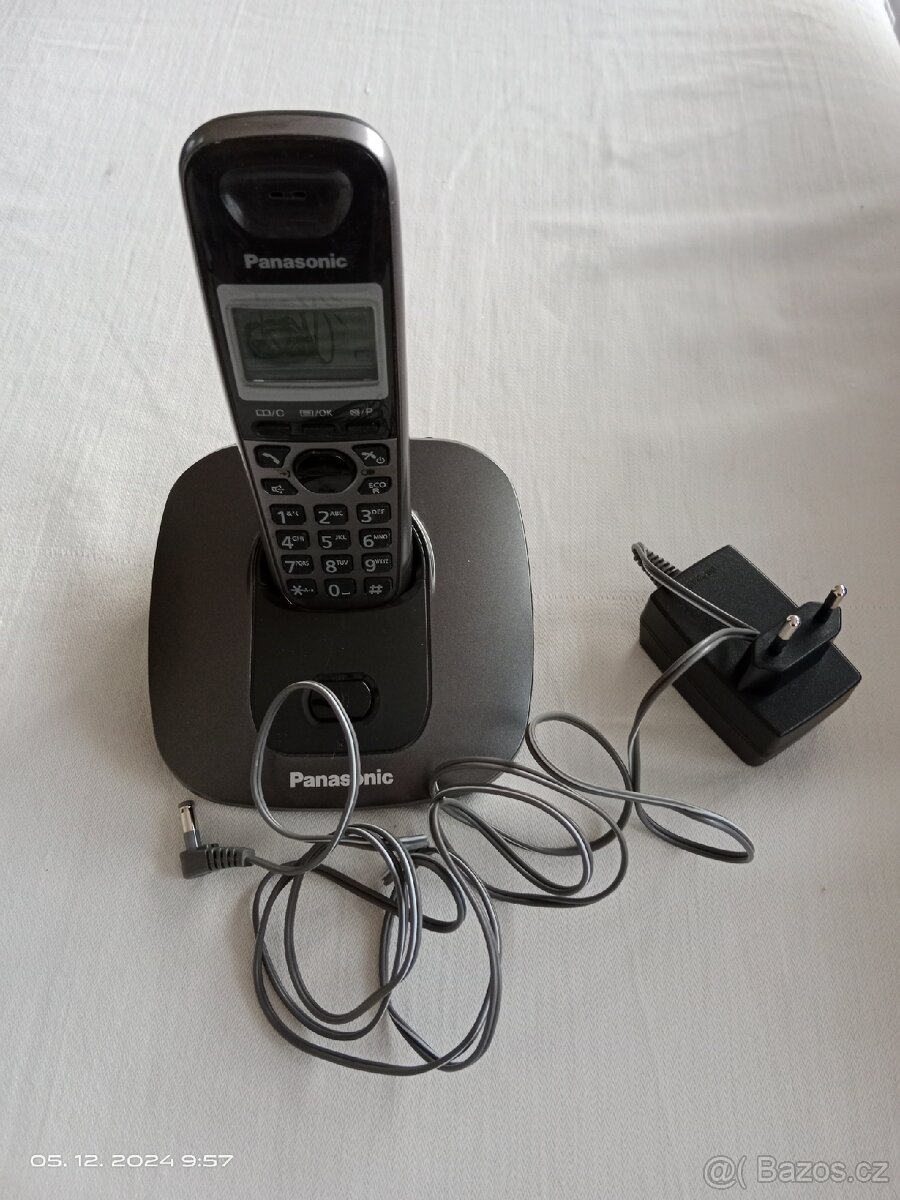 Přenosný (i VOIP) telefon PANASONIC KX-TG 6411 FX